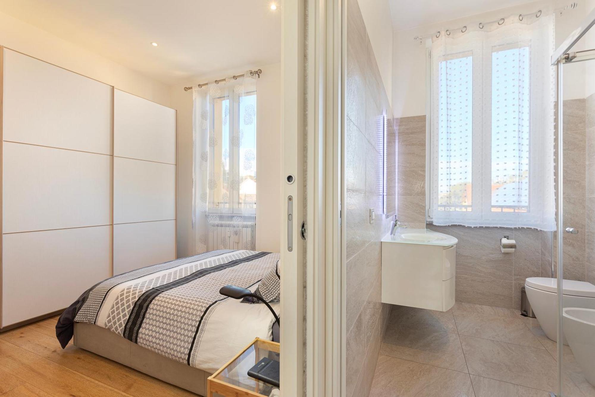 Apartment Flat 50m Station!
